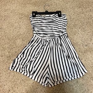 Strapless Women’s romper with pockets